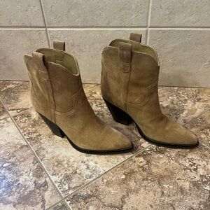 Light Tan Ankle Boots with Pointed Toe and Short Shaft